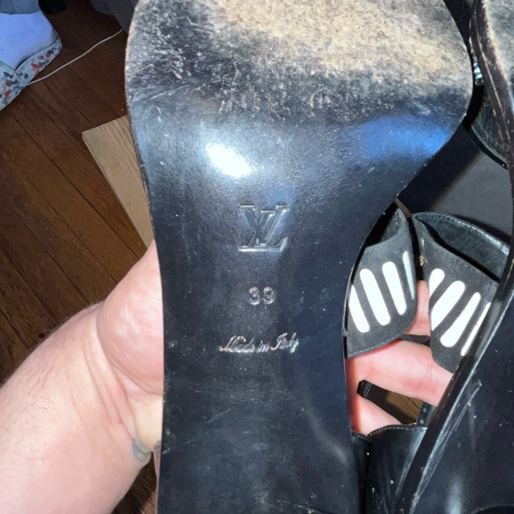 Louis Vuitton Embellished Suede and Leather Ankle Strap Sandals in Black Size 39 - Picture 9 of 11
